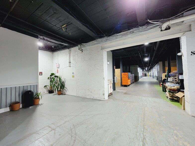 3450 Salmon St, Philadelphia, PA for lease - Building Photo - Image 2 of 9