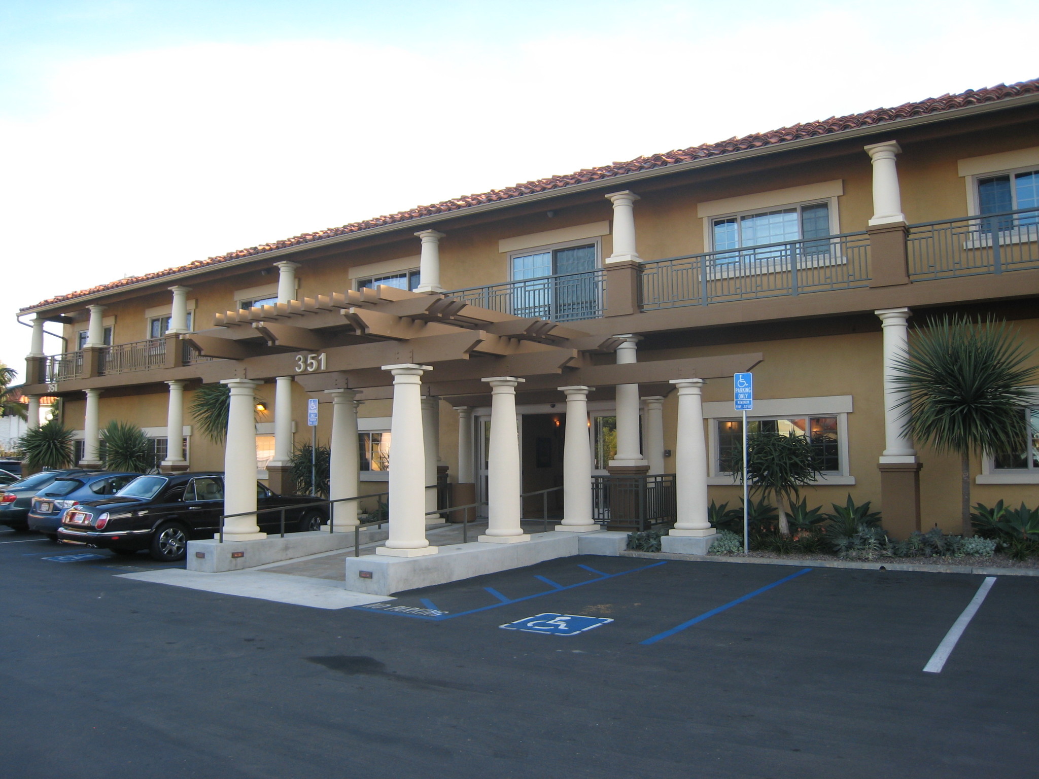 351 Santa Fe Dr, Encinitas, CA for lease Building Photo- Image 1 of 3