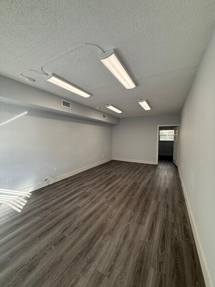 145 Madeira Ave, Coral Gables, FL for lease - Interior Photo - Image 2 of 6