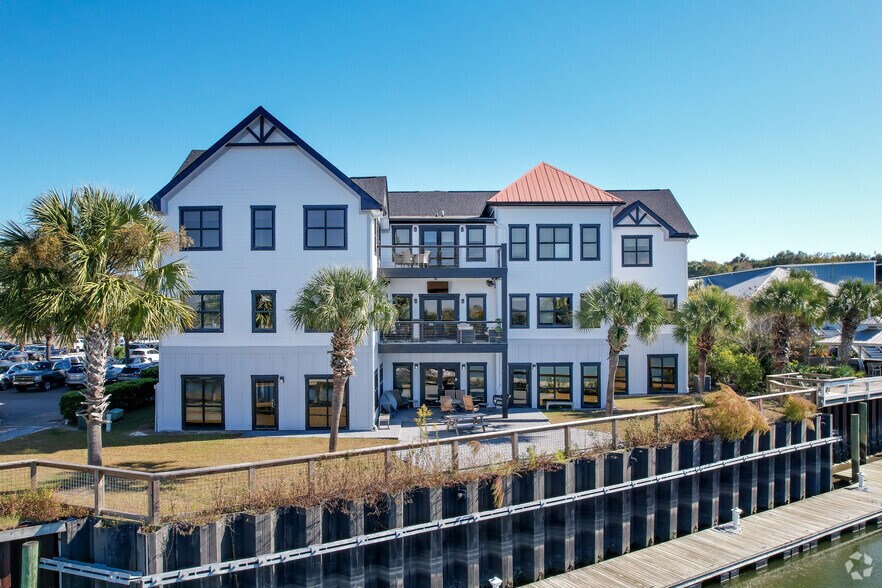 670 Marina Dr, Charleston, SC à louer - Photo du bâtiment - Image 2 de 22