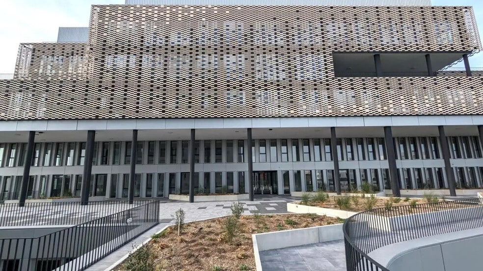 Office in Labège for lease - Building Photo - Image 3 of 21