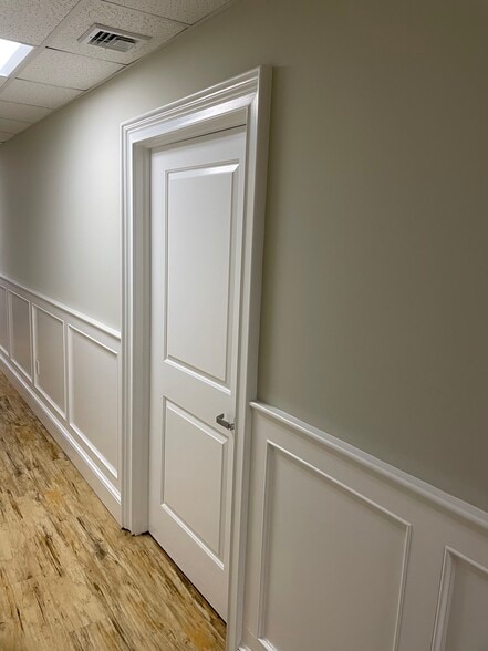 625 Belle Terre Rd, Port Jefferson, NY for lease - Interior Photo - Image 2 of 5