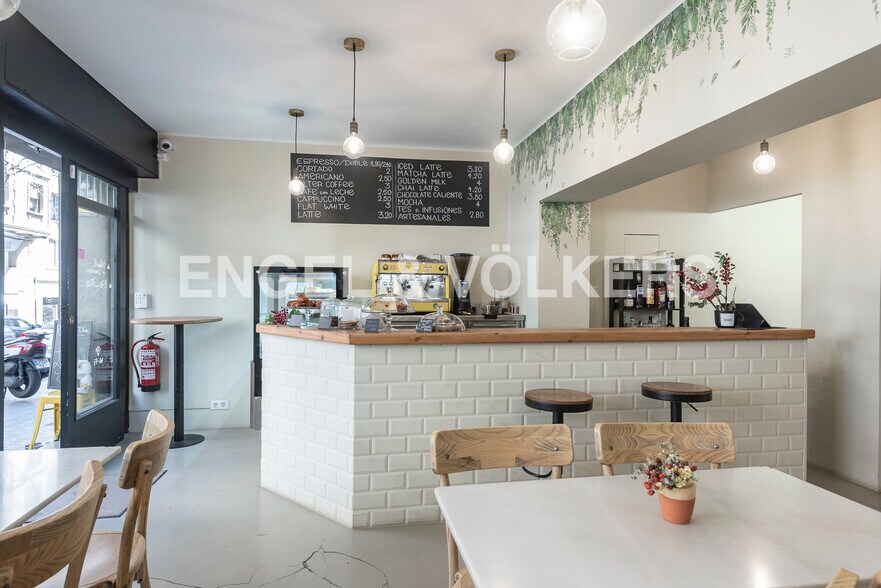 Retail in Barcelona, Barcelona for lease - Interior Photo - Image 2 of 2