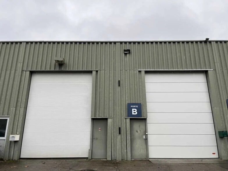 1-3 Avenue Jean Pierre Timbaud, Trappes for lease - Building Photo - Image 1 of 8