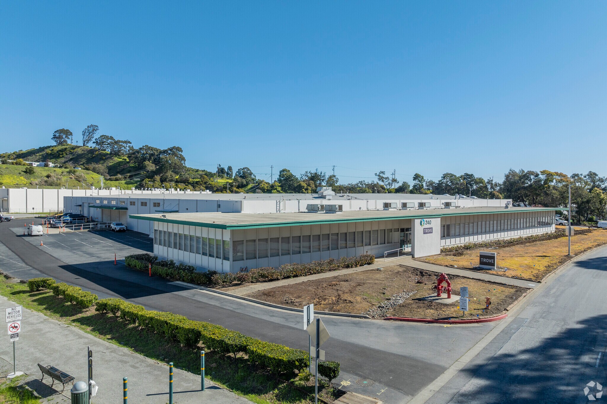 240-246 Valley Dr, Brisbane, CA for lease Primary Photo- Image 1 of 11