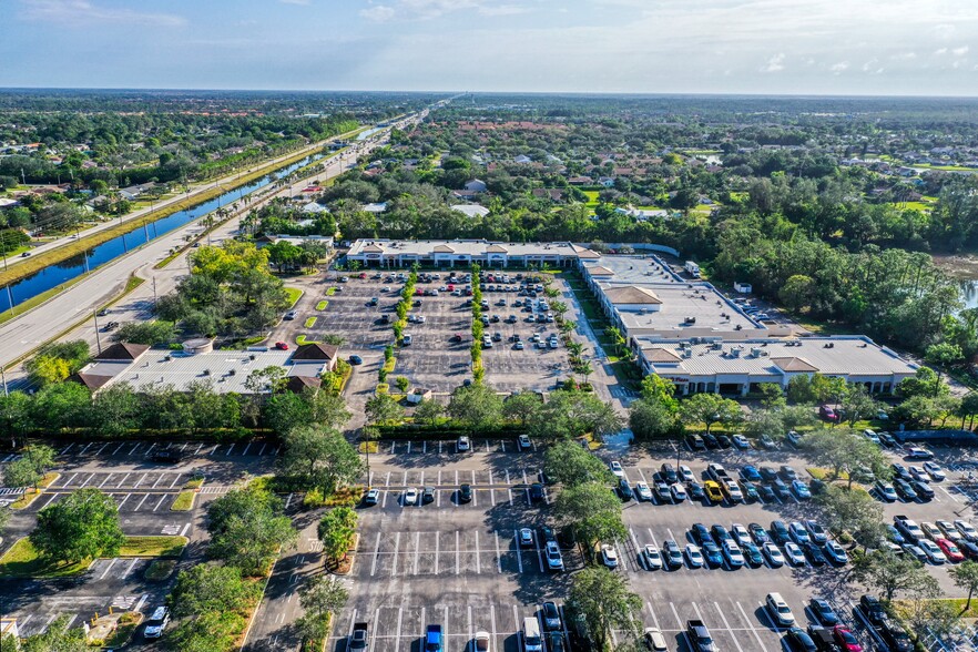 2700 Immokalee Rd, Naples, FL à louer - Photo du bâtiment - Image 2 de 7