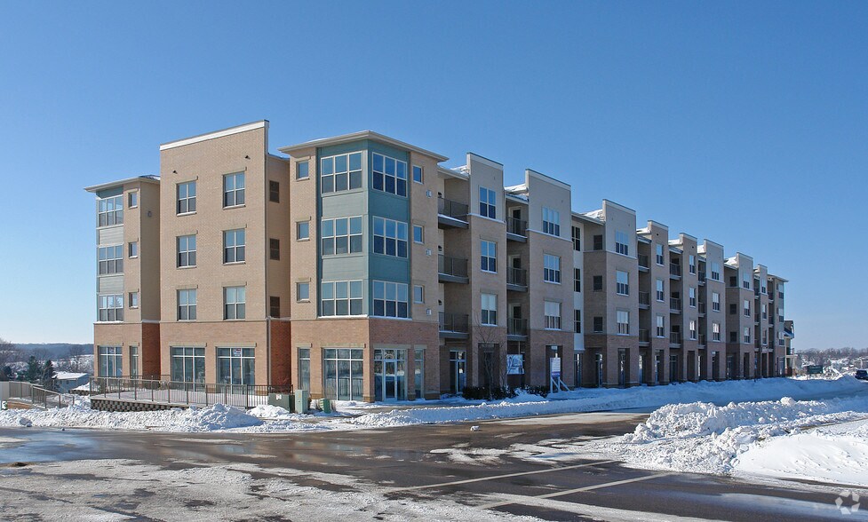 8201 Mayo Dr, Madison, WI à vendre - Photo principale - Image 1 de 7