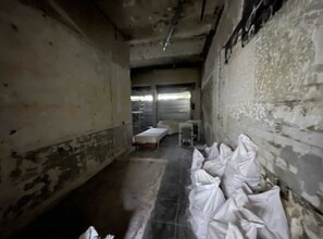 Retail in Le Kremlin-Bicêtre for lease Interior Photo- Image 2 of 7