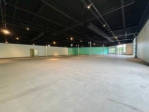 4 S Tunnel Rd, Asheville, NC for lease Interior Photo- Image 2 of 7