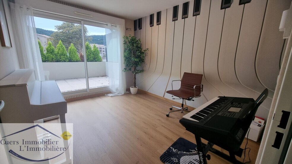 Bureau dans Solliès-Pont à vendre - Photo du bâtiment - Image 2 de 8