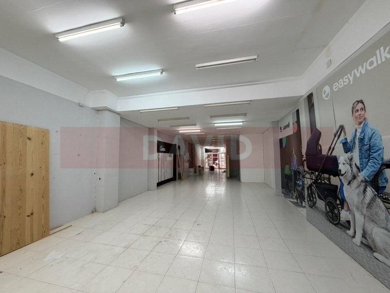 Commerce de détail dans L'Hospitalet de Llobregat, Barcelona à louer Photo intérieure- Image 1 de 5