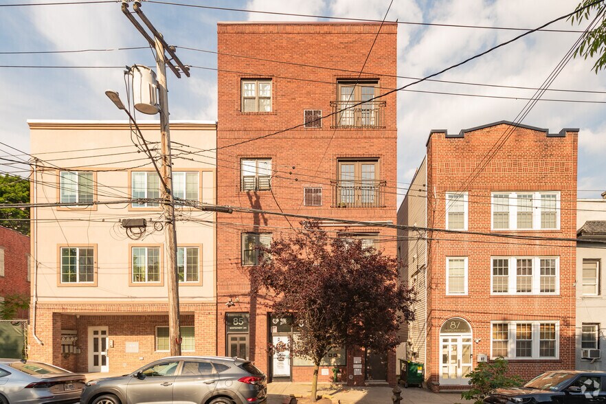 85 Montgomery Ave, Staten Island, NY à vendre - Photo du bâtiment - Image 2 de 6