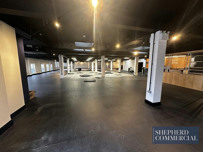 76-90 High St, Solihull for lease - Interior Photo - Image 3 of 4