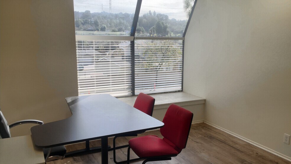 3333 S Brea Canyon Rd, Diamond Bar, CA à louer - Photo du bâtiment - Image 3 de 5