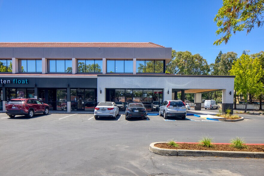 2551 San Ramon Valley Blvd, San Ramon, CA à louer - Photo du bâtiment - Image 1 de 4