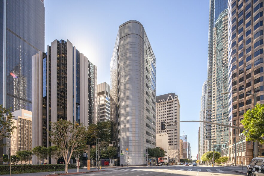 888 W 6th St, Los Angeles, CA à louer - Photo du bâtiment - Image 2 de 7