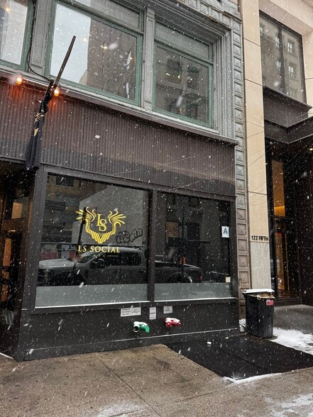 11 W 17th St, New York, NY for lease - Interior Photo - Image 1 of 16