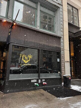 Plus de détails pour 11 W 17th St, New York, NY - Commerce de détail à louer
