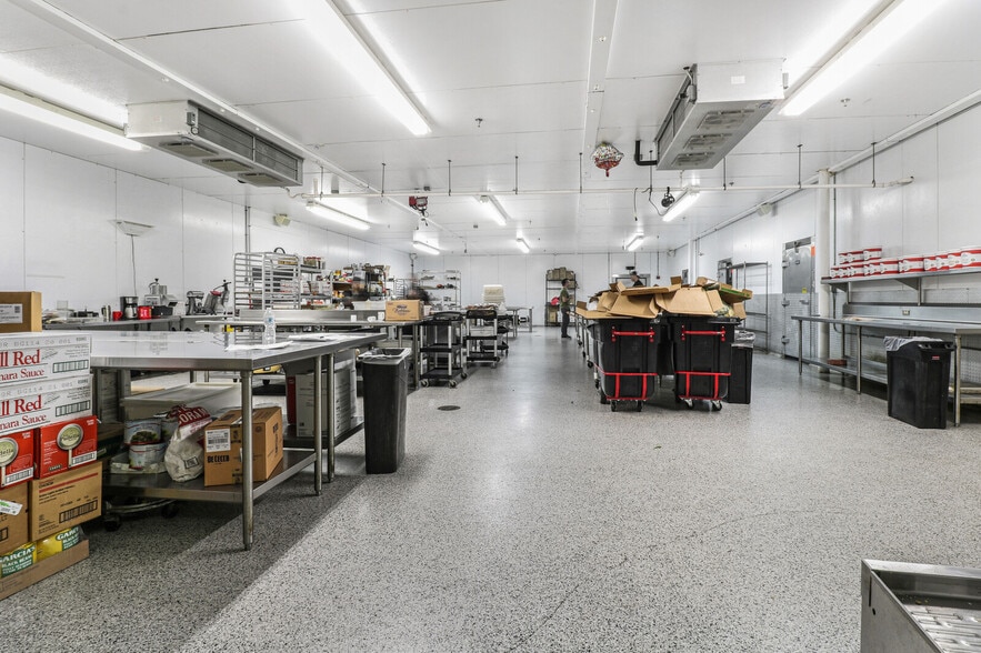 4351 NE 12th Ter, Oakland Park, FL à vendre - Photo intérieure - Image 3 de 52