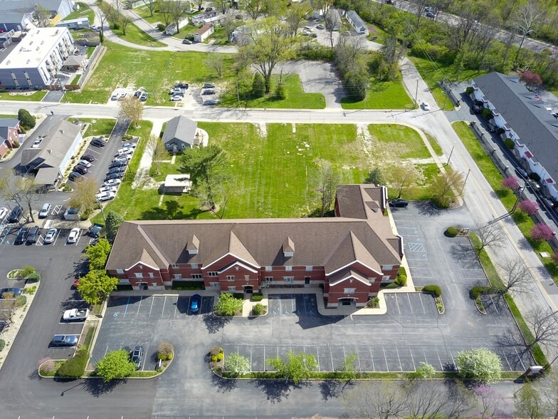 639 S Walker St, Bloomington, IN à louer - Photo du bâtiment - Image 3 de 9