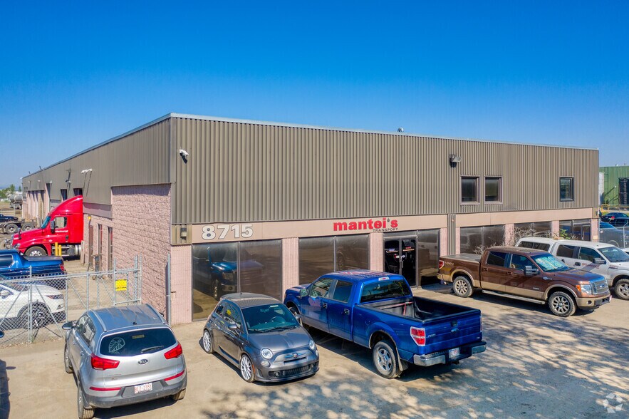 8715 44th St SE, Calgary, AB à vendre - Photo principale - Image 1 de 26