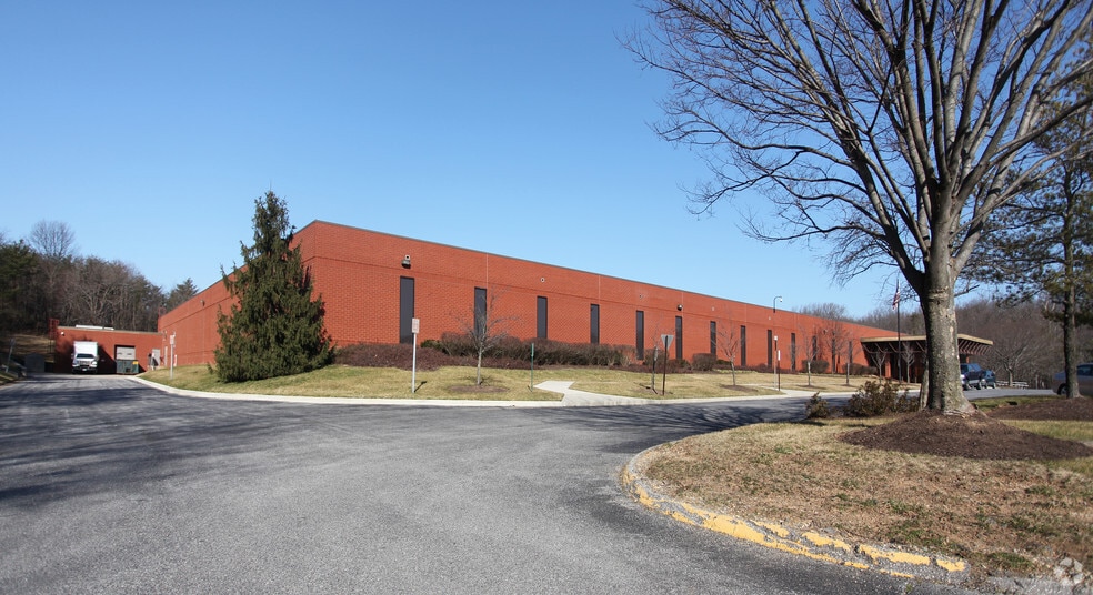 LOCKHEED MARTIN PORTFOLIO portfolio of 2 properties for sale on LoopNet.ca - Primary Photo - Image 1 of 2