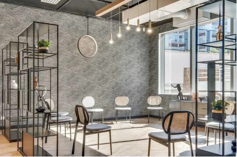 12 Rue D'Oradour-Sur-Glane, Paris for lease - Interior Photo - Image 2 of 17