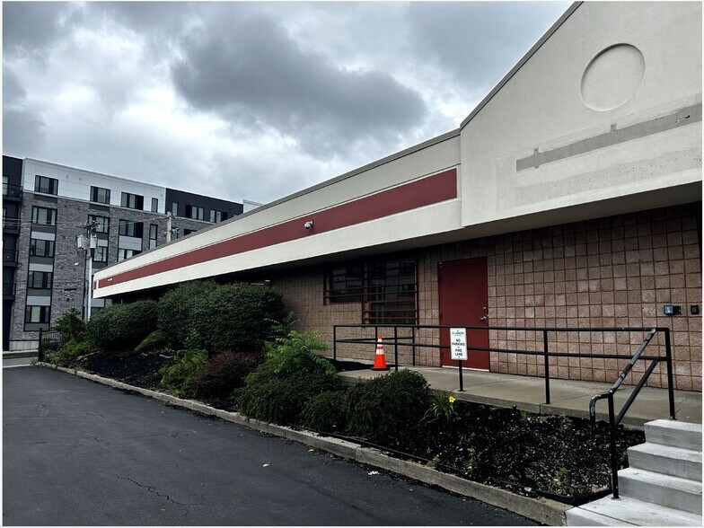 1195 Main St, Buffalo, NY à louer - Photo du bâtiment - Image 2 de 5