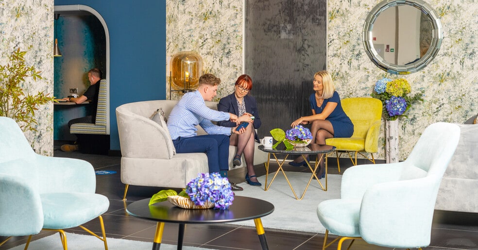 Watchmoor Park Park, Camberley for lease - Interior Photo - Image 3 of 7