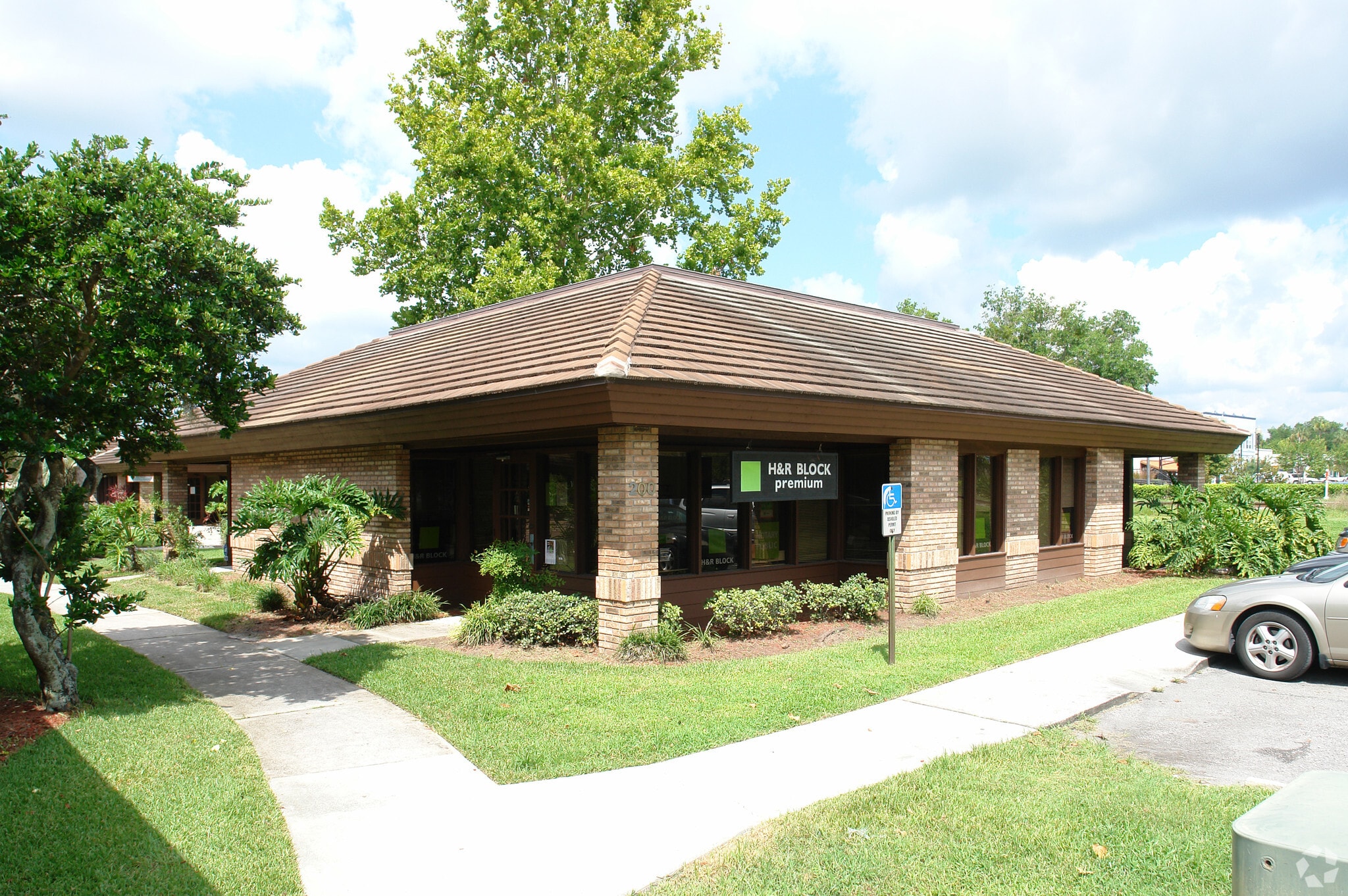 200 Monument Ave, Kissimmee, FL for lease Primary Photo- Image 1 of 3