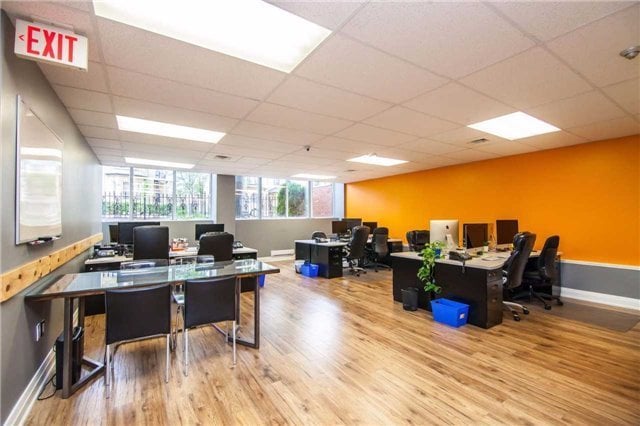 150 Beverley St, Toronto, ON for lease - Building Photo - Image 3 of 32