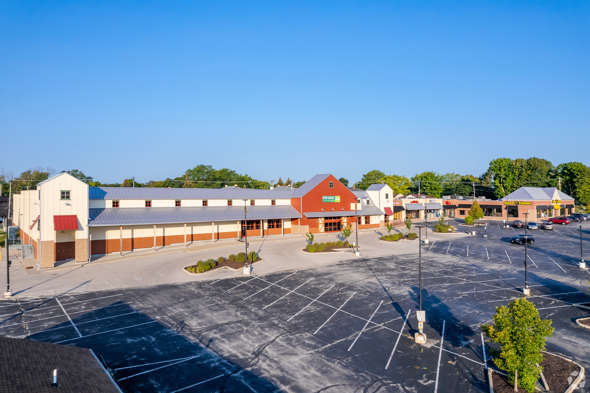 N89W16849 Appleton Ave, Menomonee Falls, WI for sale Primary Photo- Image 1 of 9