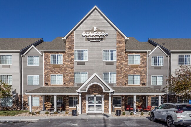 Plus de détails pour 2210 Abbott Dr, Carter Lake, IA - Services hôteliers à vendre