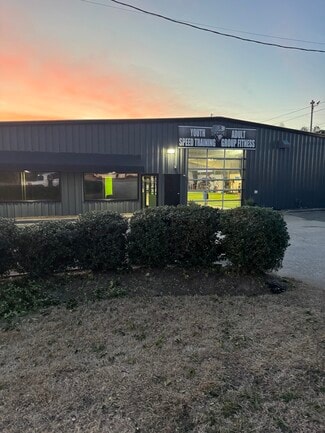 Plus de détails pour 18837 Statesville Rd, Cornelius, NC - Bureau/Commerce de détail à louer