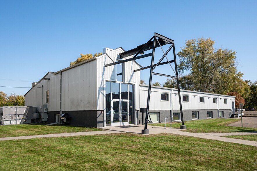 1153 SE 16th Ave, Minneapolis, MN à louer - Photo du bâtiment - Image 3 de 40