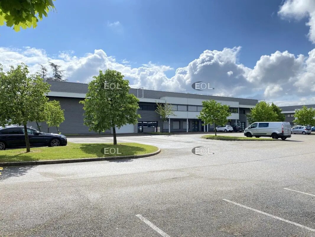 Industrial in Saint-Priest for lease Building Photo- Image 1 of 12