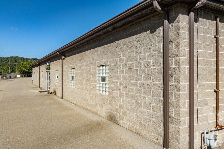 1103 Donner Ave, Monessen, PA à louer - Aérien - Image 2 de 4