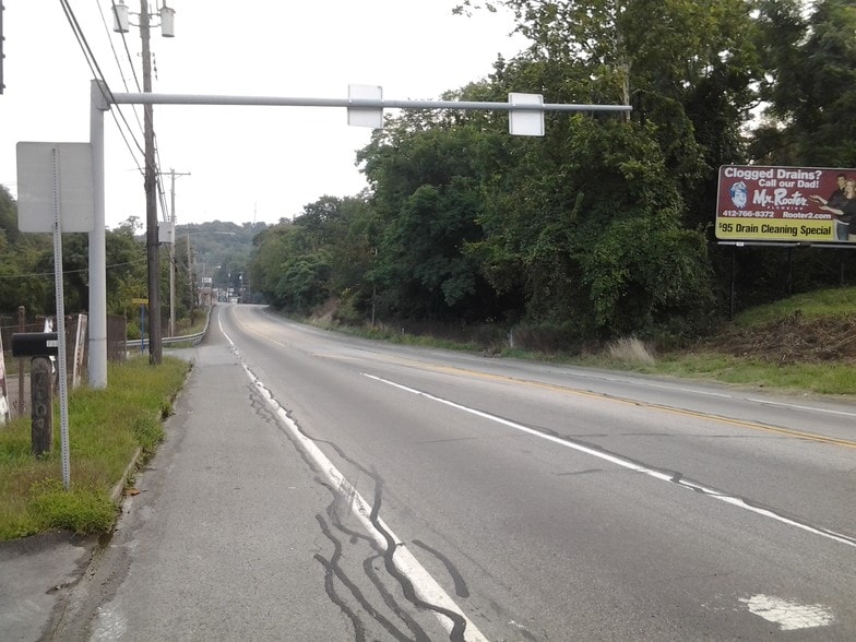 719 Lebanon Rd, West Mifflin, PA for sale - Building Photo - Image 2 of 5