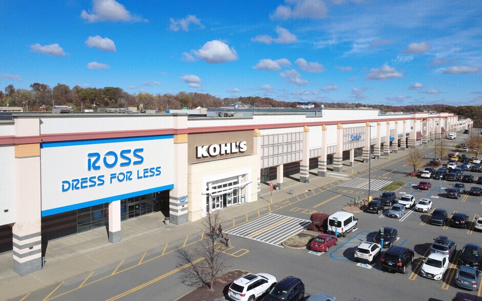 444-470 Route 211 E, Middletown, NY à louer - Photo du bâtiment - Image 2 de 18