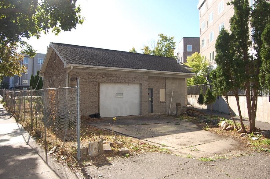 2530 Essex St SE, Minneapolis, MN for sale - Building Photo - Image 3 of 4