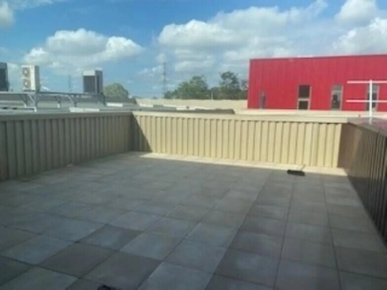 Flex dans Gennevilliers à louer - Photo du bâtiment - Image 3 de 6