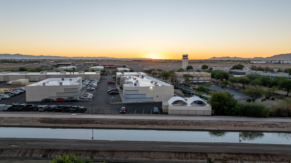 2330 S Airport Blvd, Chandler, AZ à vendre - Photo du bâtiment - Image 3 de 5