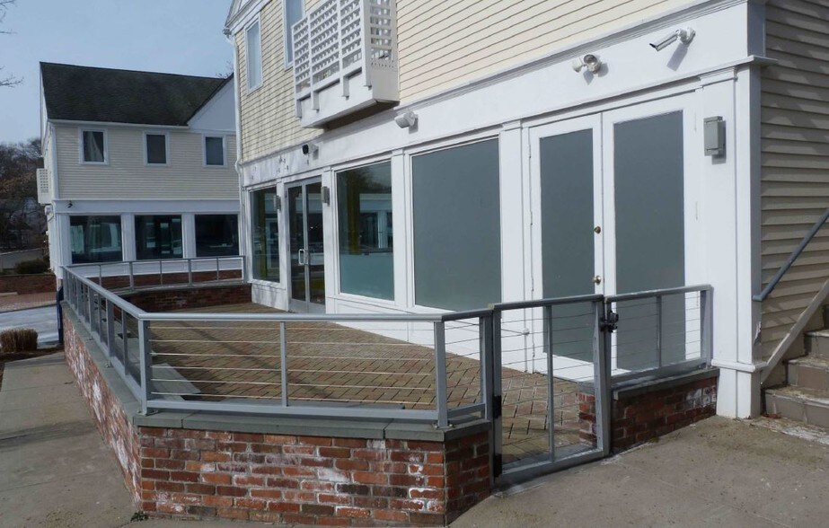 170A Post Rd W, Westport, CT à louer - Photo du bâtiment - Image 2 de 6