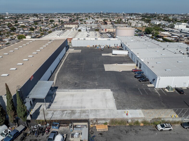 13020 Yukon Ave, Hawthorne, CA à louer - Photo du bâtiment - Image 2 de 16