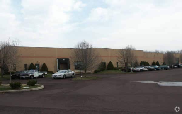 1560 Industry Rd, Hatfield, PA à vendre Photo principale- Image 1 de 4