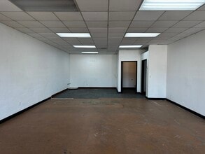519 W Foothill Blvd, Rialto, CA for lease Interior Photo- Image 2 of 7