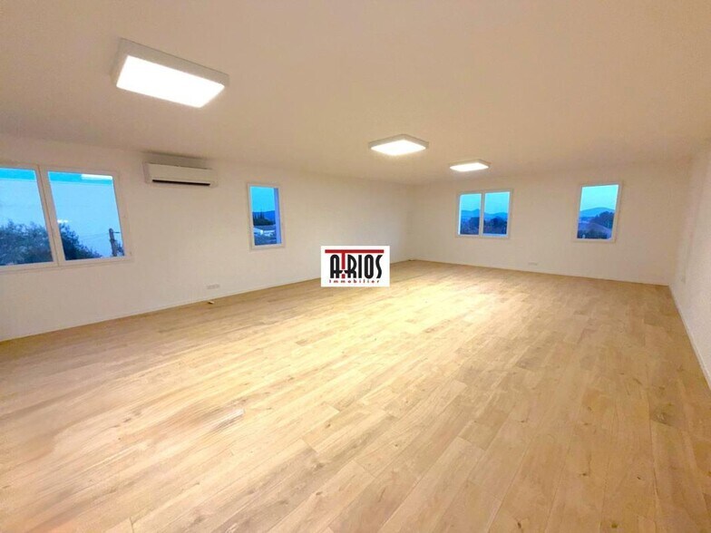 Flex in Sollies Pont for lease - Interior Photo - Image 3 of 4