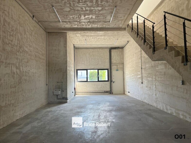 Allée Guimet, Fleurieu Sur Saone for lease - Interior Photo - Image 2 of 5