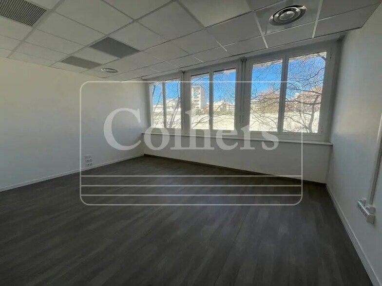 Bureau dans Marseille à louer - Photo du bâtiment - Image 3 de 9