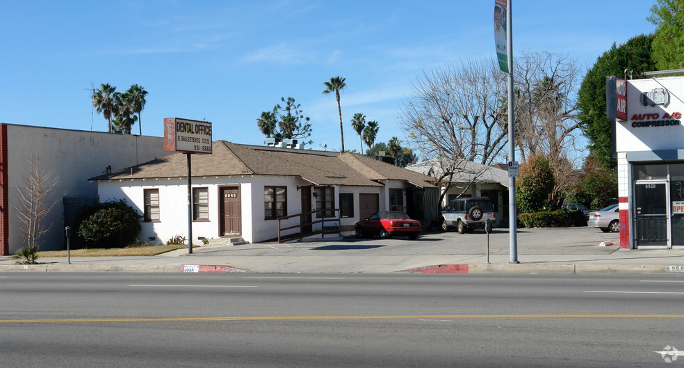 6945-6947 Van Nuys Blvd, Van Nuys, CA à louer - Photo principale - Image 2 de 3